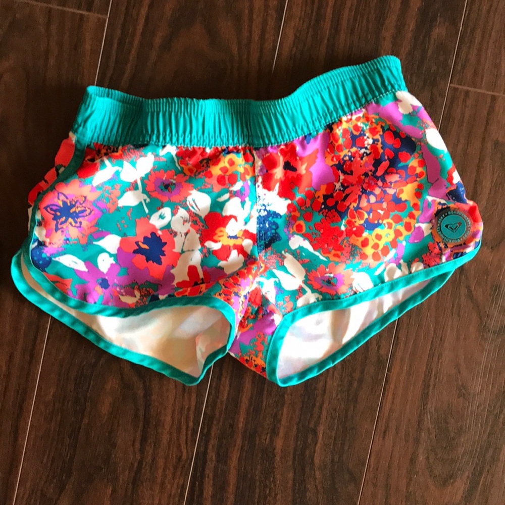 Floral roxy shorts